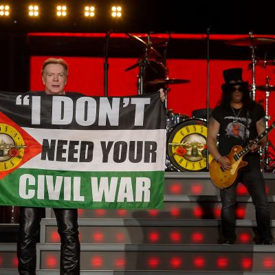 Ketika Axl Rose Mengibarkan Bendera Palestina di Bogotá, Konser, Simbol, dan Gemuruh Solidaritas