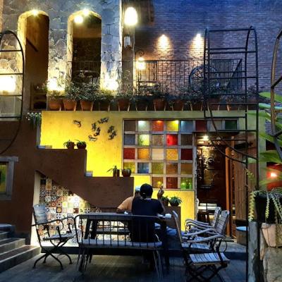 Weekend Gini Mau Merasakan Nuansa Spanyol di Tengah Tangsel? La Alcienda Bintaro Jawabannya!